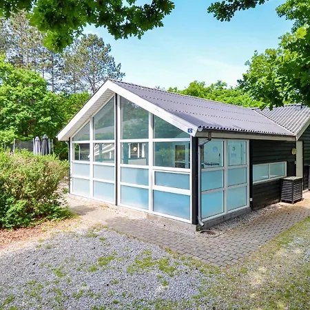 Gorgeous In Glesborg With Kitchen 別荘