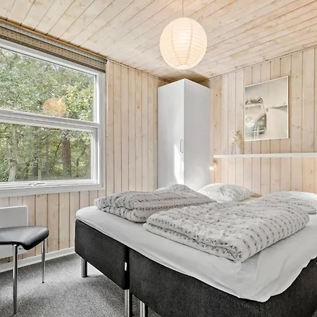 Gorgeous In Glesborg With Kitchen Fjellerup Strand