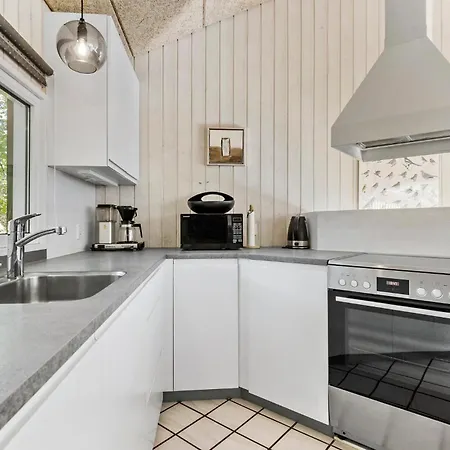 Gorgeous In Glesborg With Kitchen Holiday home *