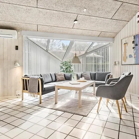 Holiday home Gorgeous In Glesborg With Kitchen *