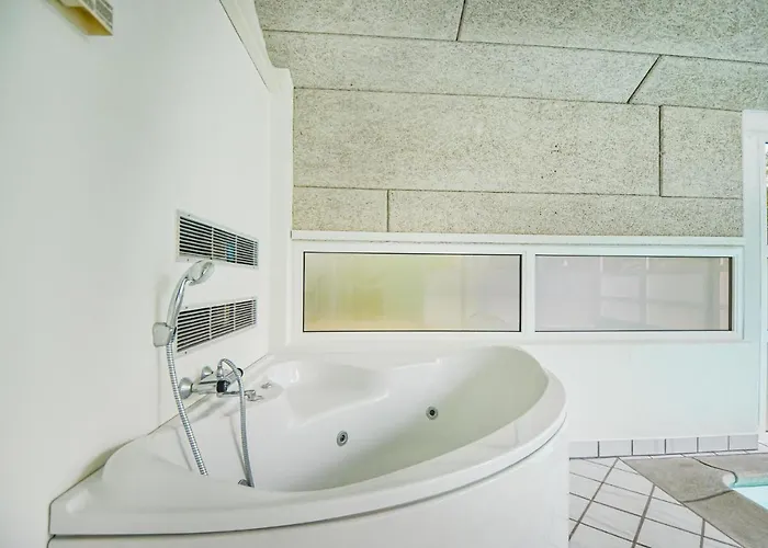 Gorgeous In With Kitchen