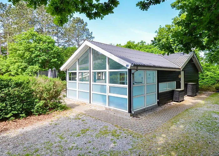 Gorgeous In Glesborg With Kitchen Feriehus