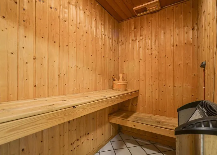 Gorgeous In Glesborg With Kitchen Feriehus *
